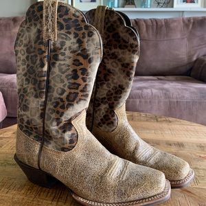 Ariat Women’s cheetah print western boots